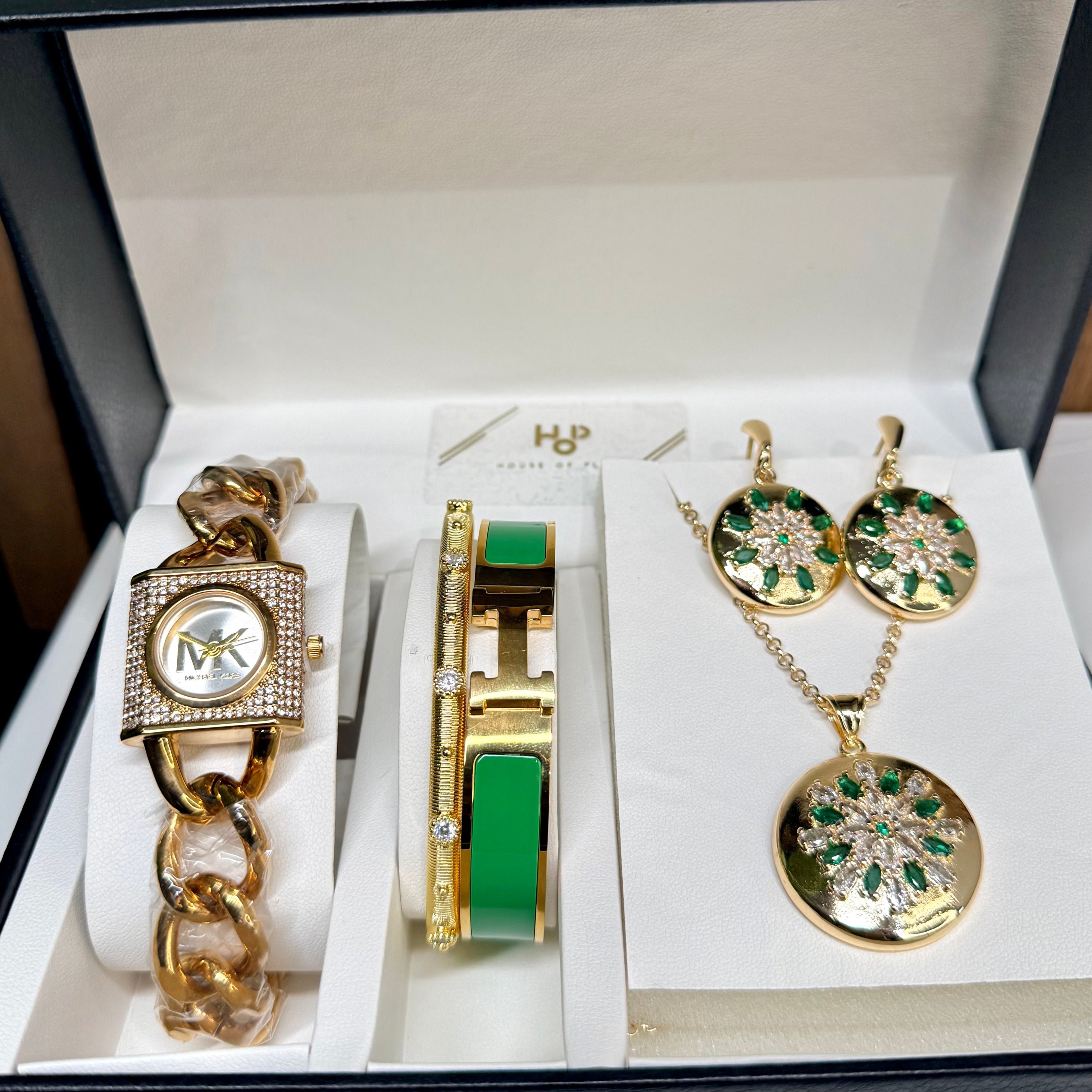 WOMEN'S GIFT SET- 8
