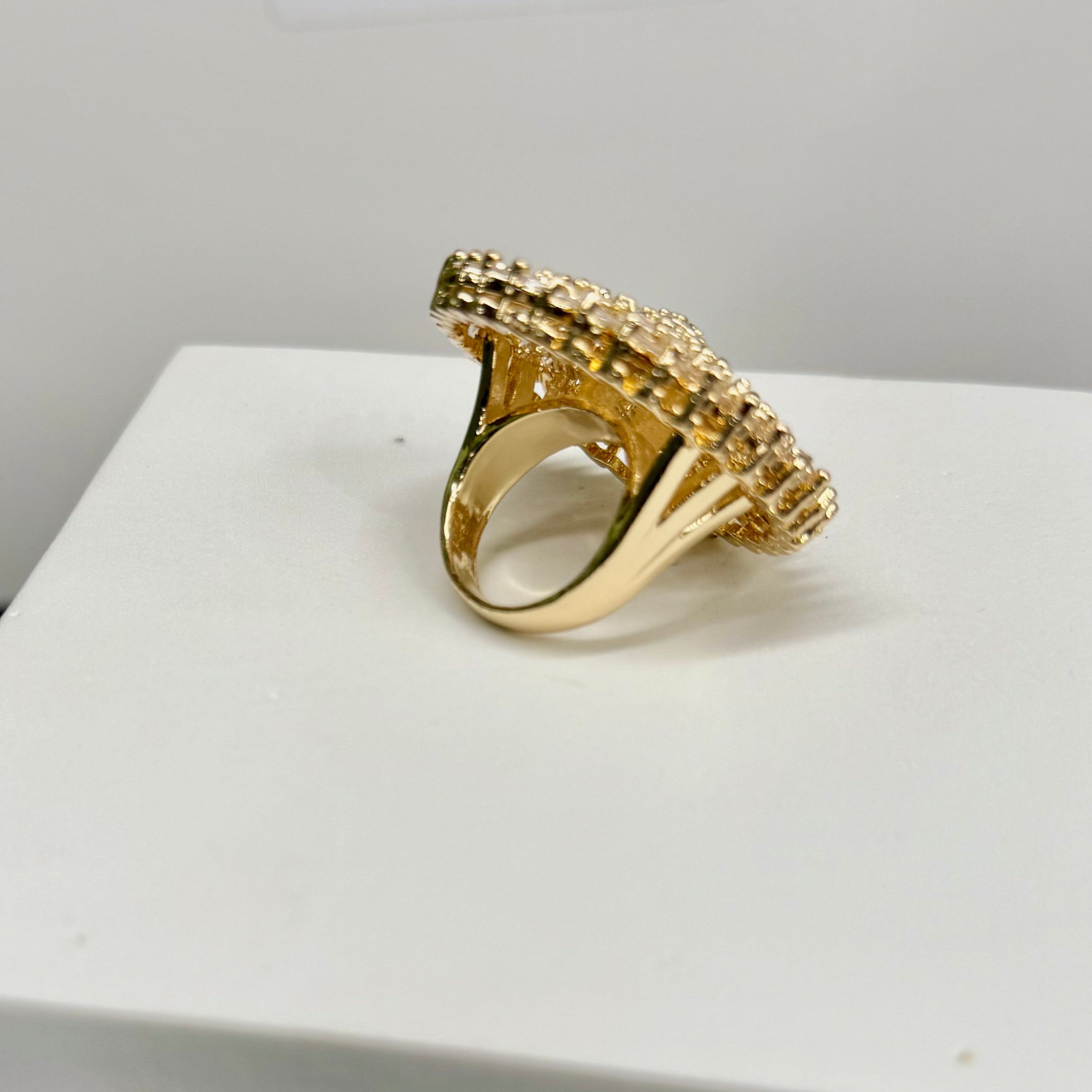 SWIRL STATEMENT COCKTAIL RING