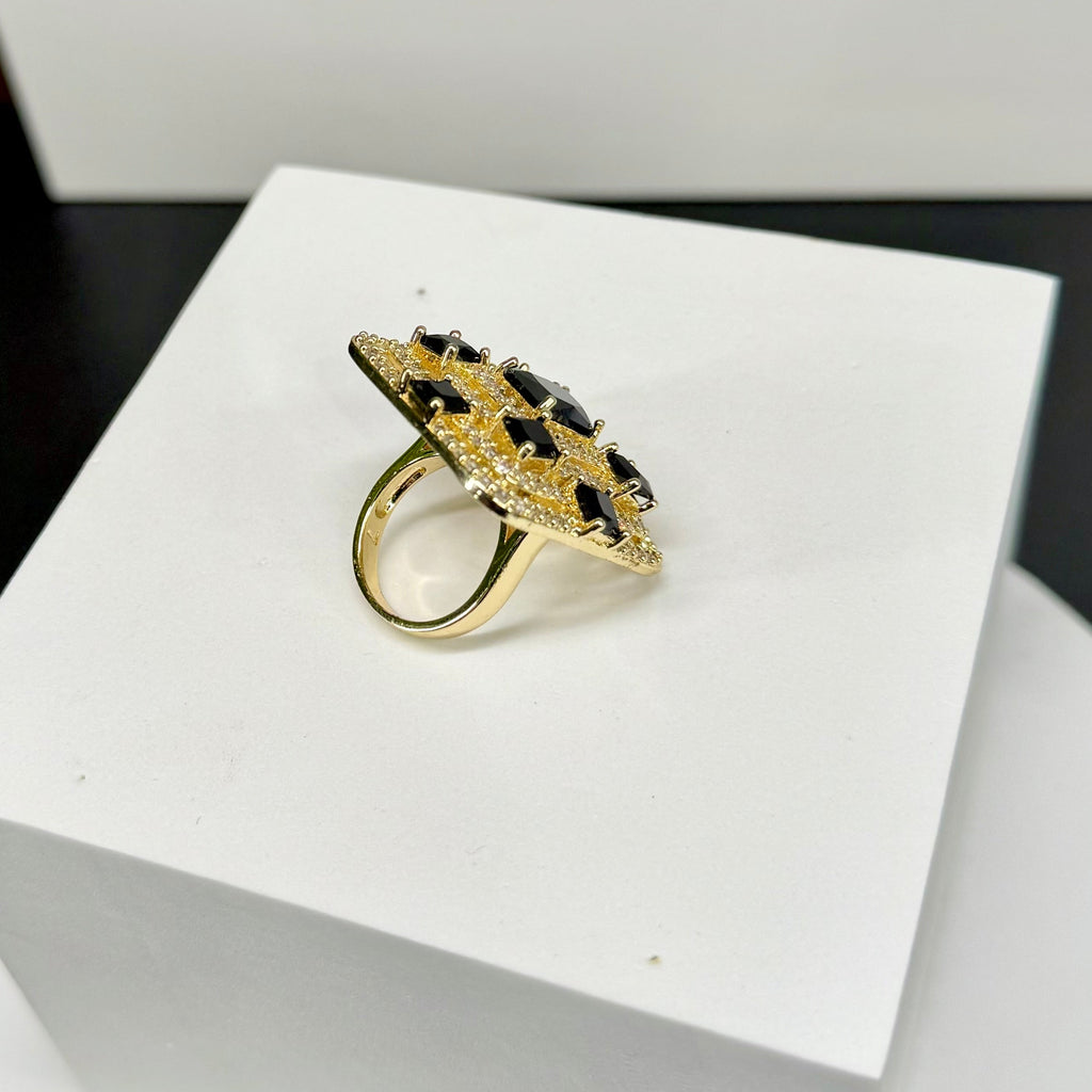 PYRAMID CZ RING
