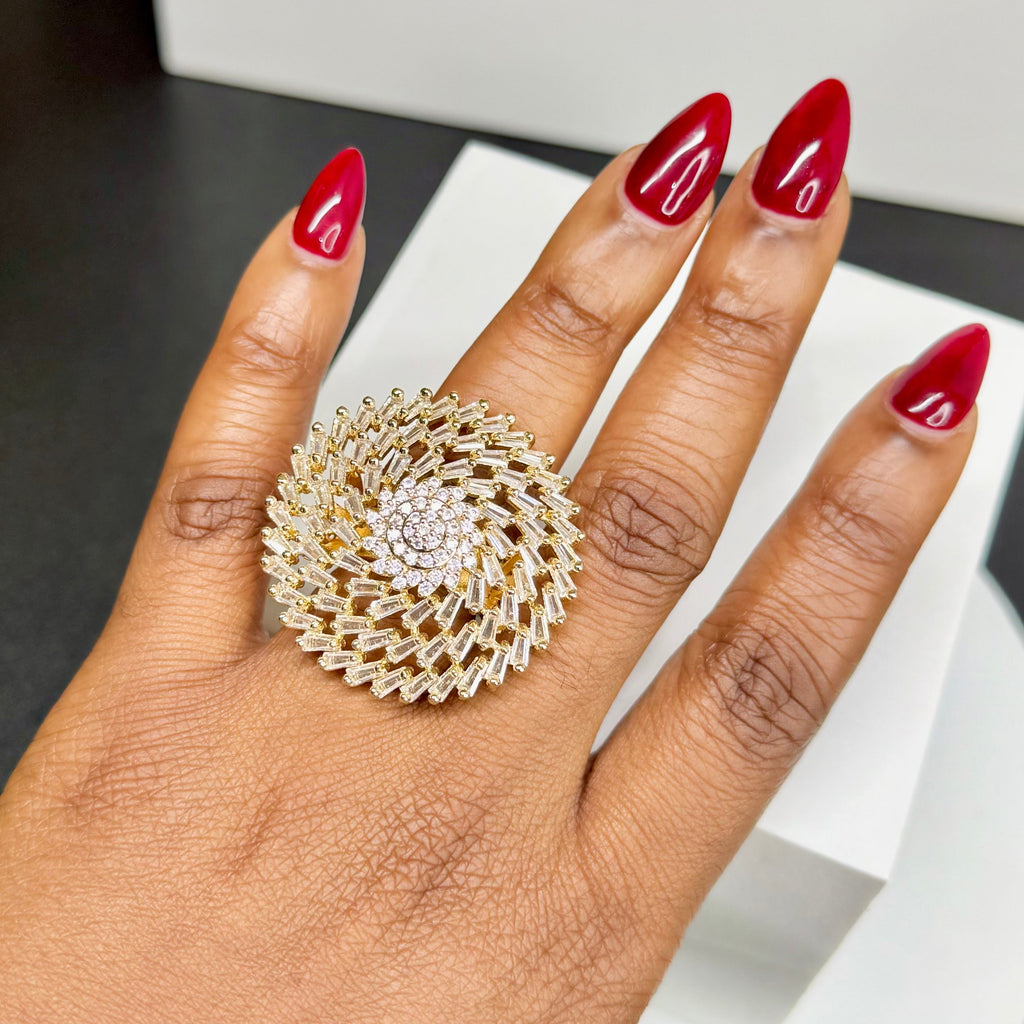 SWIRL STATEMENT COCKTAIL RING