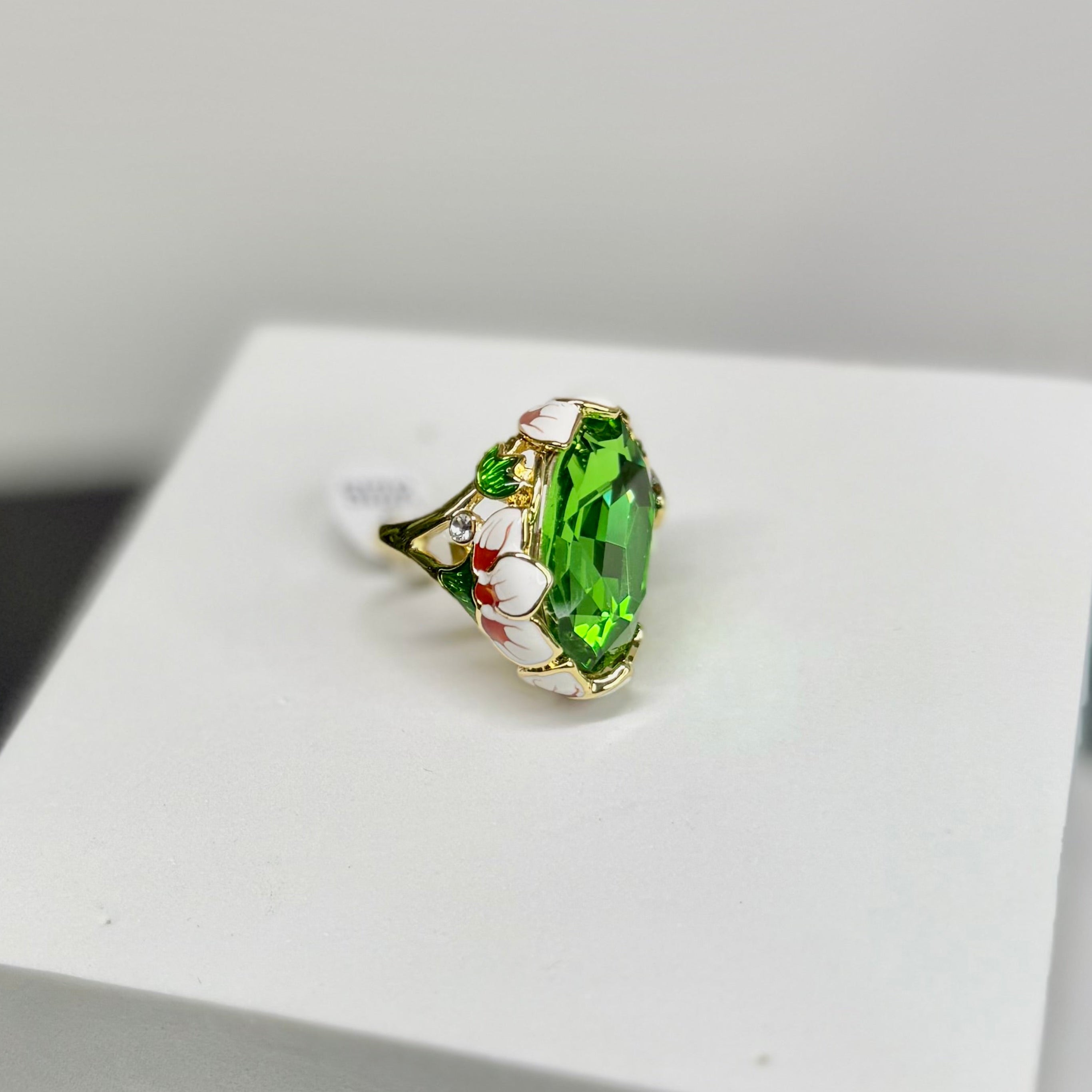 OLIVE GEM FLORAL RING