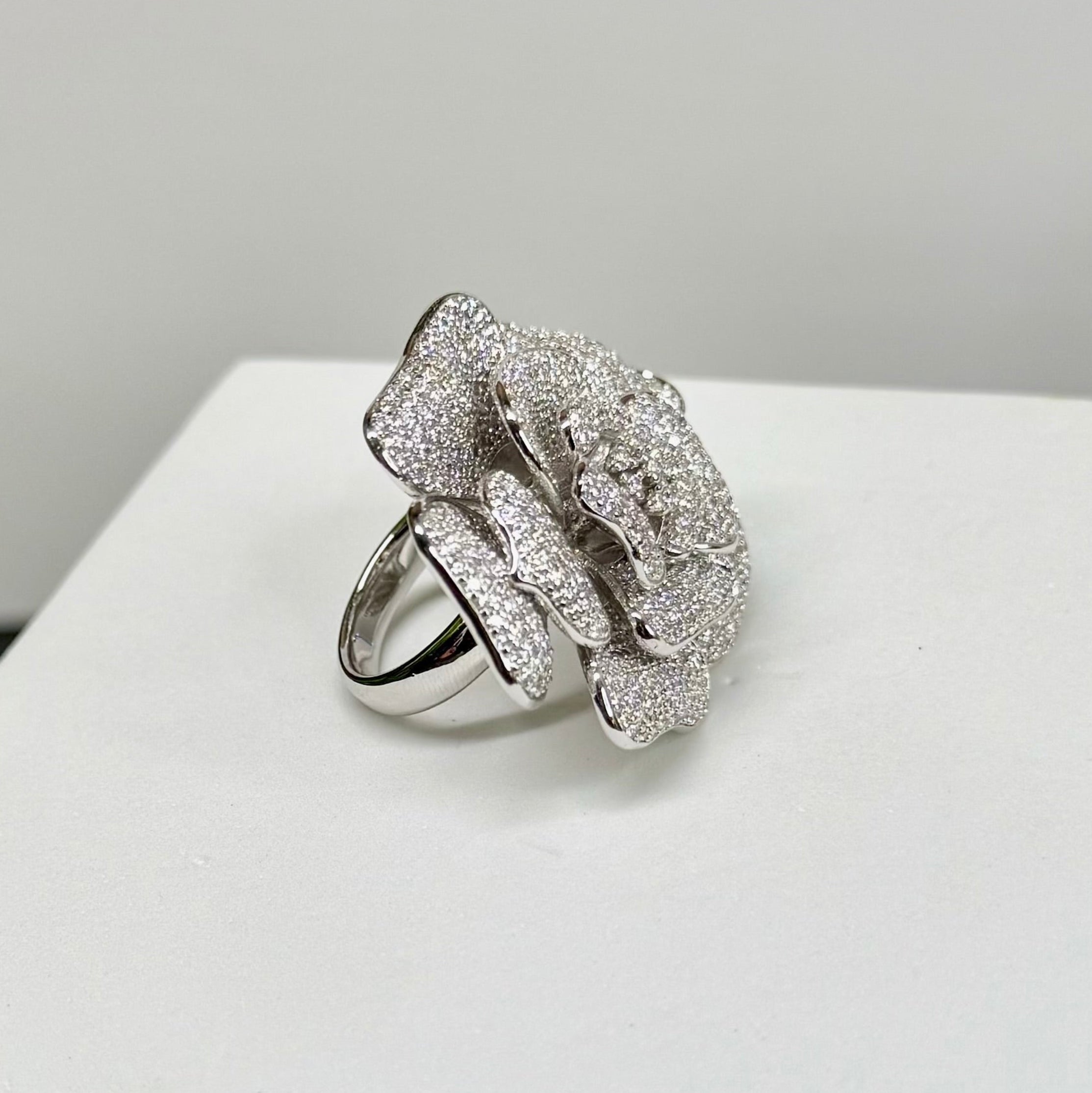 SILVER ZIRCONIA BLOOM RING