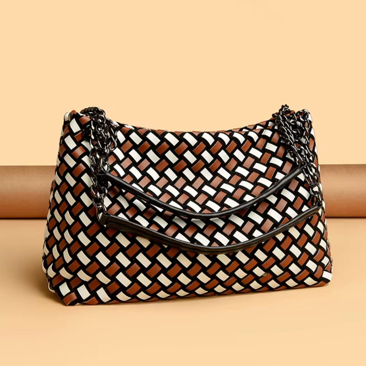 CHECKERED WEAVE TOTE BAG