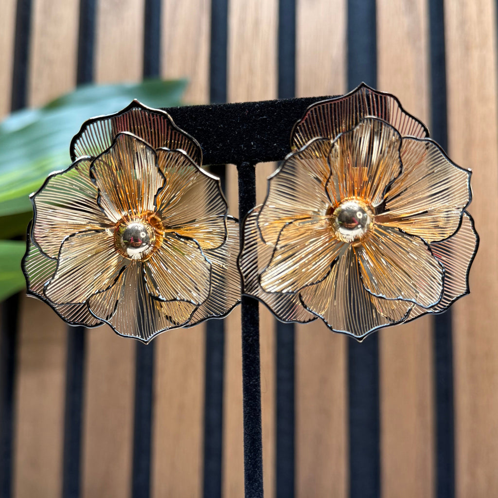 STATEMENT FLOWER EARRINGS