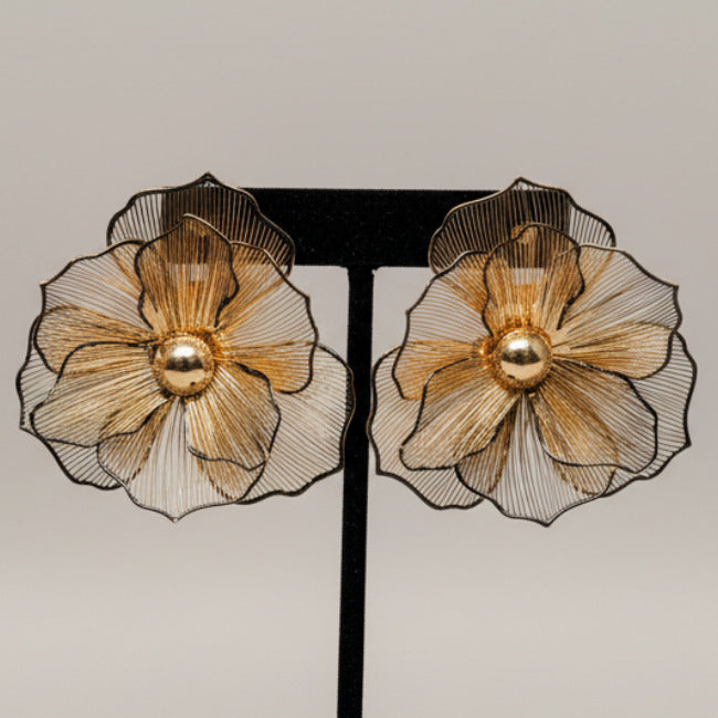 STATEMENT FLOWER EARRINGS