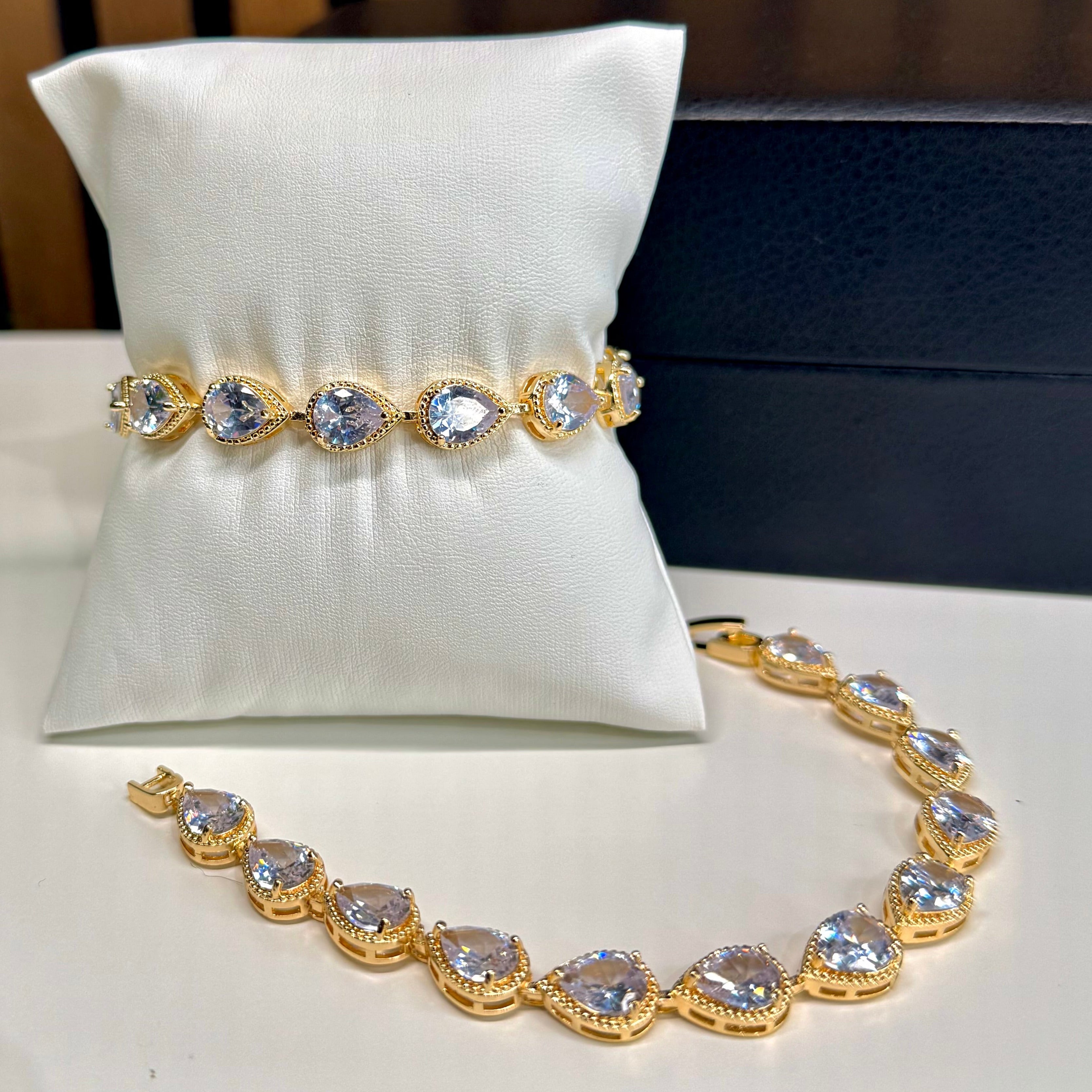 Clear Teardrop Crystal Bracelet