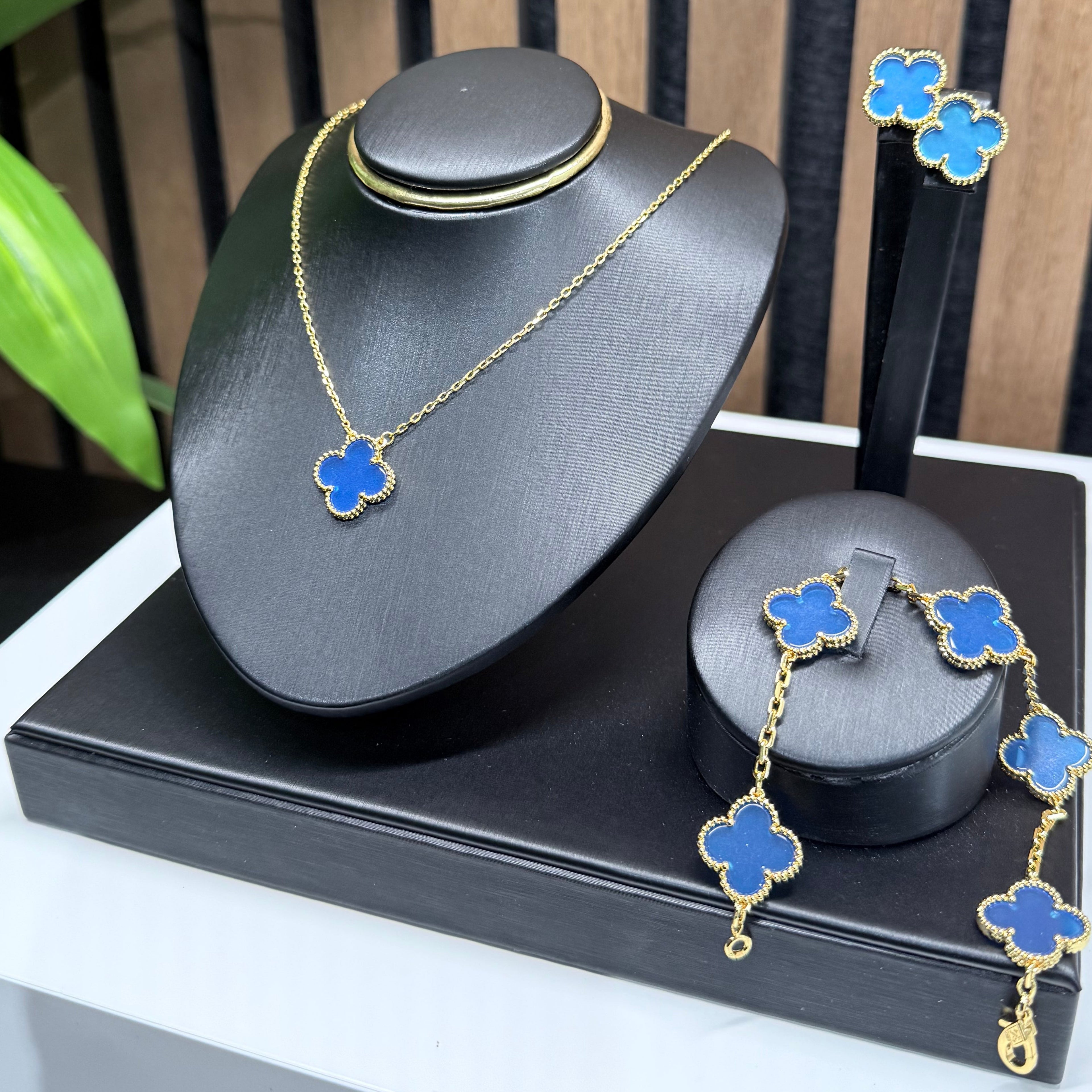 MIDNIGHT CLOVER JEWELRY SET