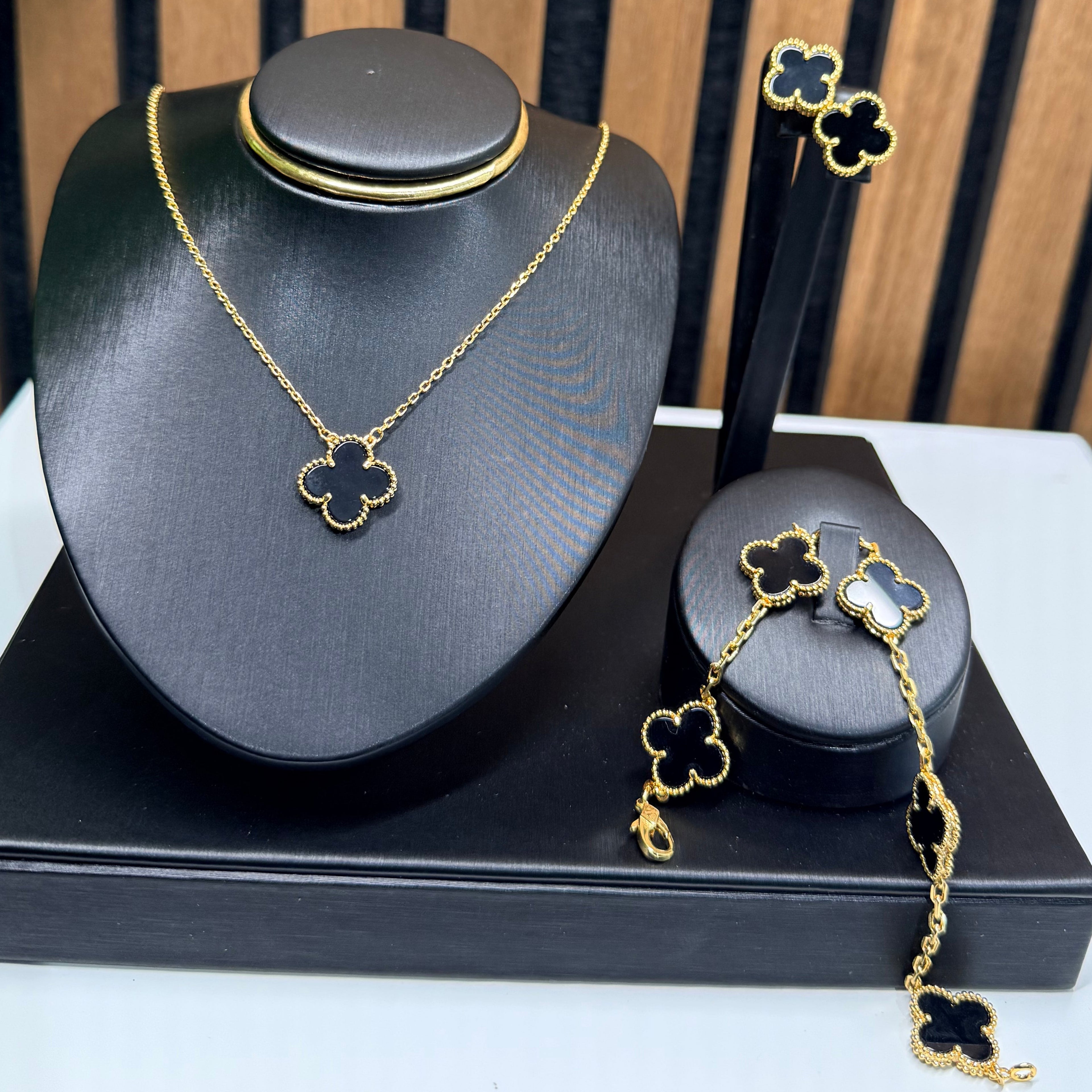 MIDNIGHT CLOVER JEWELRY SET