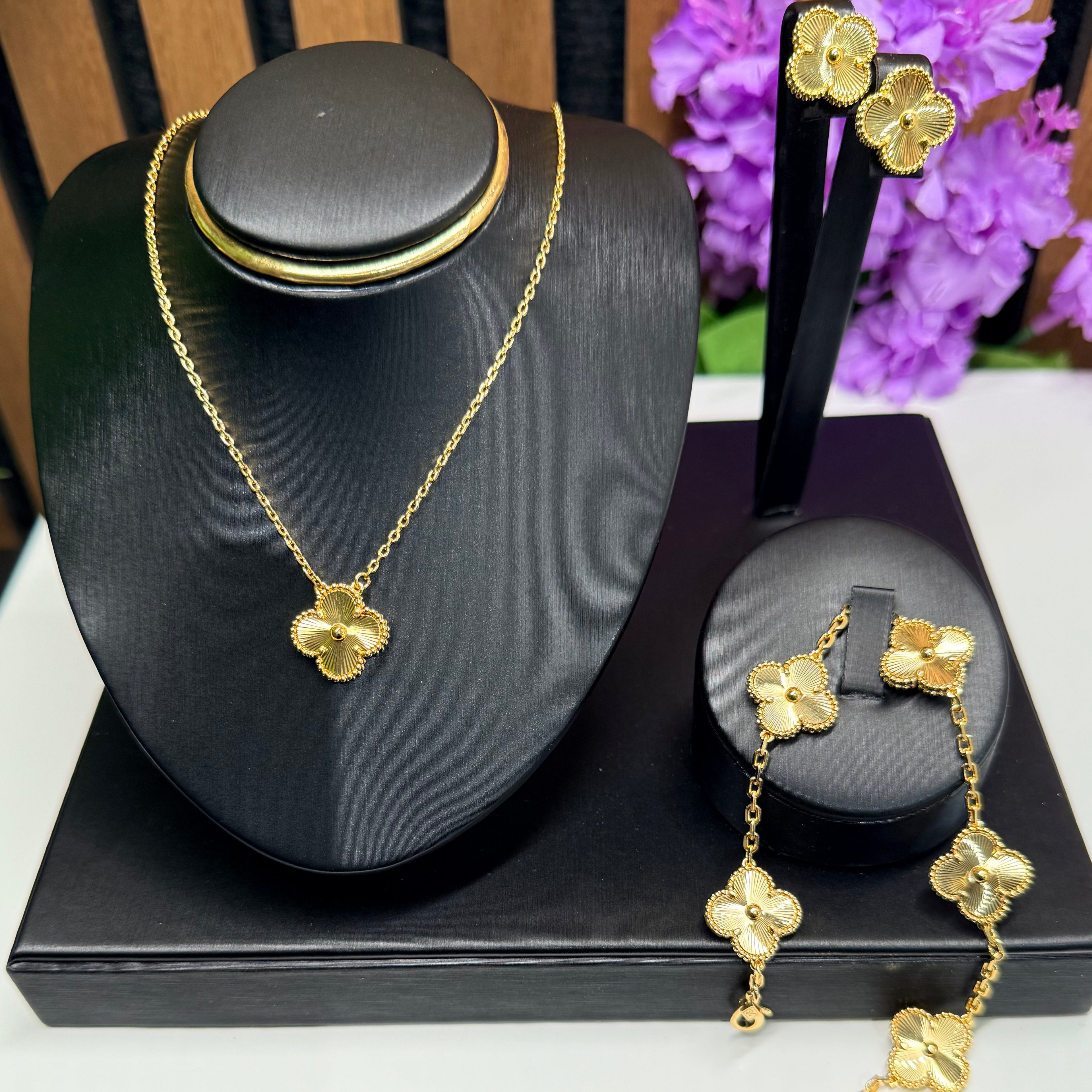 MIDNIGHT CLOVER JEWELRY SET